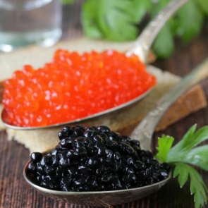 Россиянам назвали признаки отравления некачественной икрой