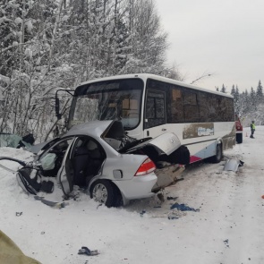 В российском регионе в ДТП с автобусом погибли четыре человека