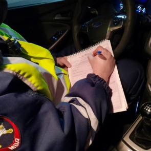 Дорожные полицейские в Ачинске задержали нетрезвого водителя рецидивиста