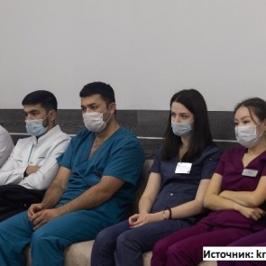Штат красноярской БСМП пополнили 28 молодых медиков. За последнее время это самый большой прирост новых докторов