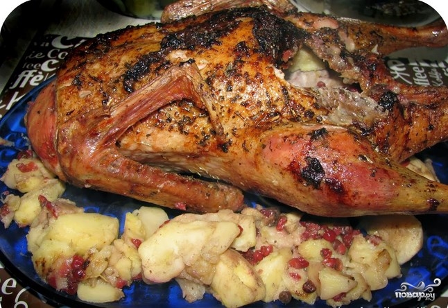 Индоутка в духовке с яблоками