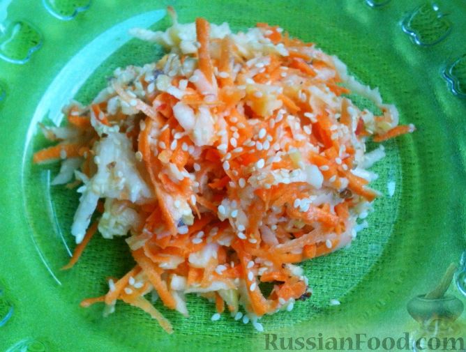 Витаминный салат с кунжутом