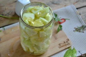 Кабачки в чесночном соусе на зиму