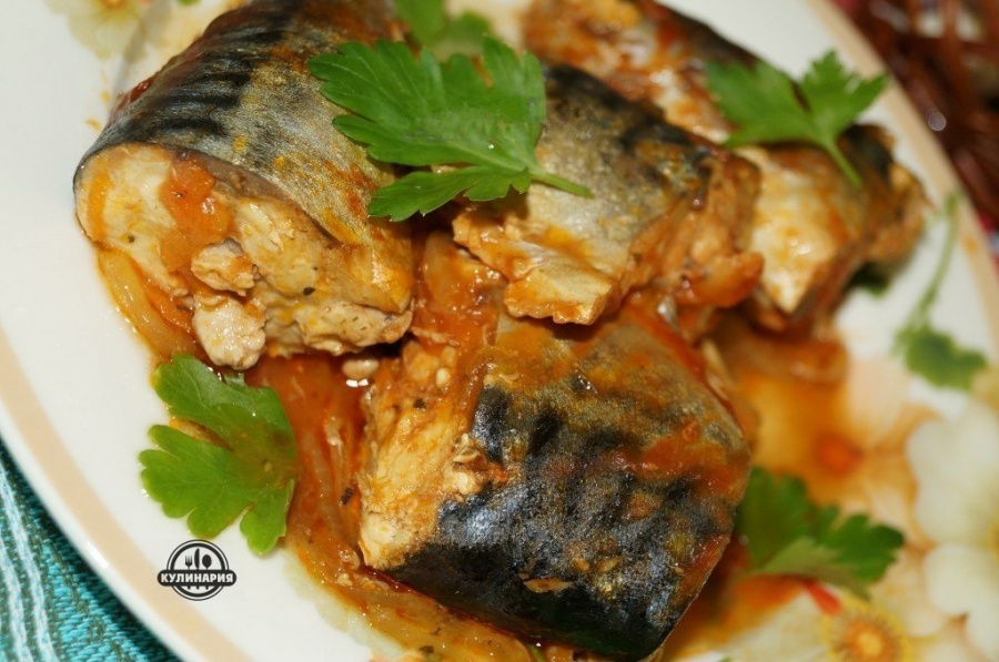 СКУМБРИЯ ТУШЕННАЯ С МОРКОВЬЮ И ЛУКОМ