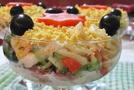 Салат с тунцом
