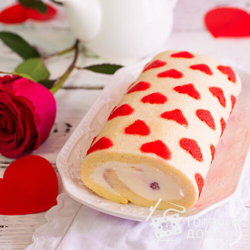 Бисквитный рулет с нежным кремом на День Влюбленных
