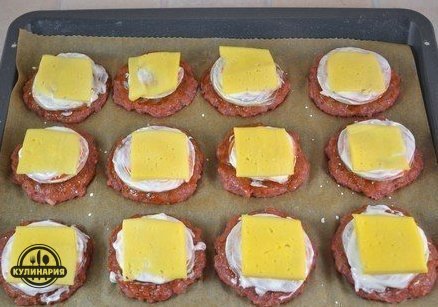 КОТЛЕТЫ В ДУХОВКЕ С ОВОЩАМИ И СЫРОМ