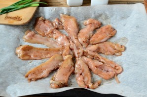 Пицца из куриного филе с сыром и брокколи